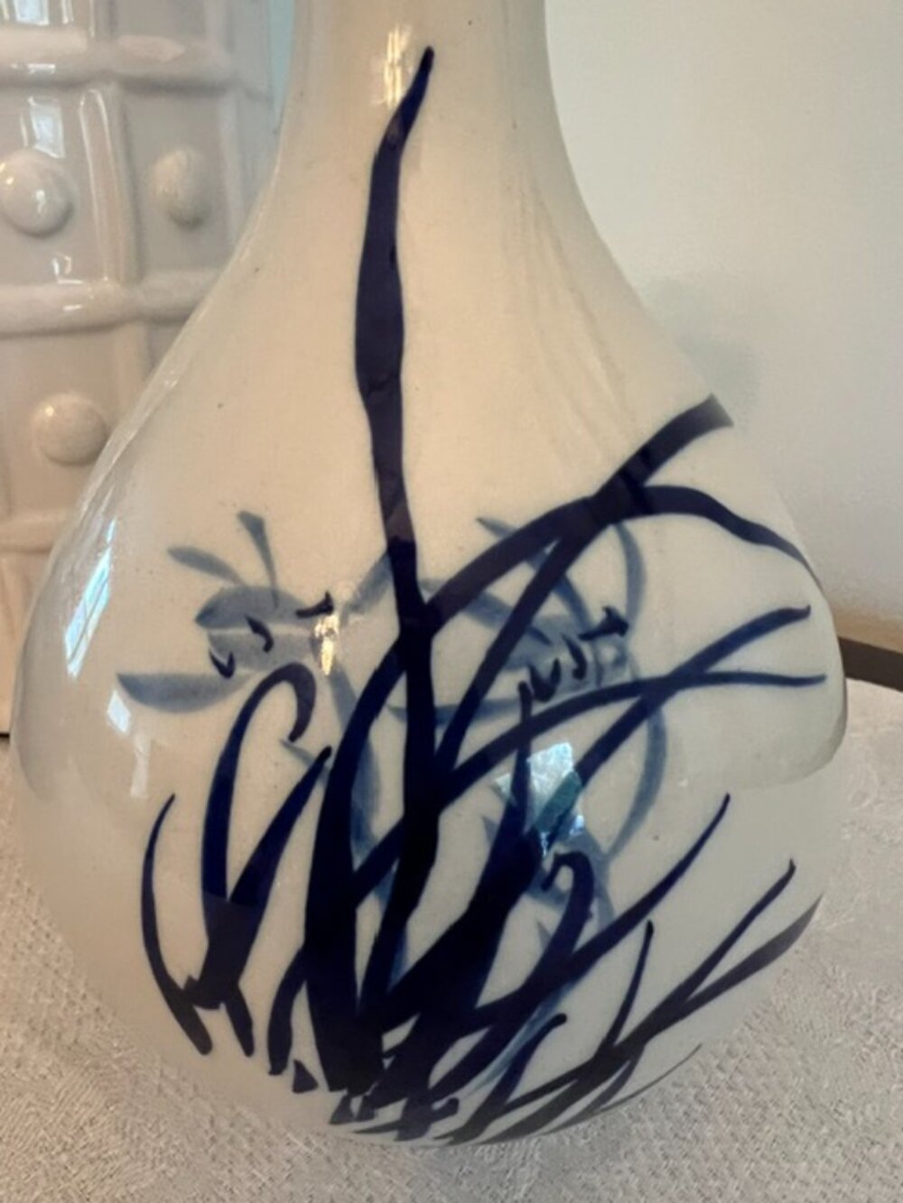 VTG Blue and White Korean Art Pottery Vase - 9.5" - Picture 5 of 5